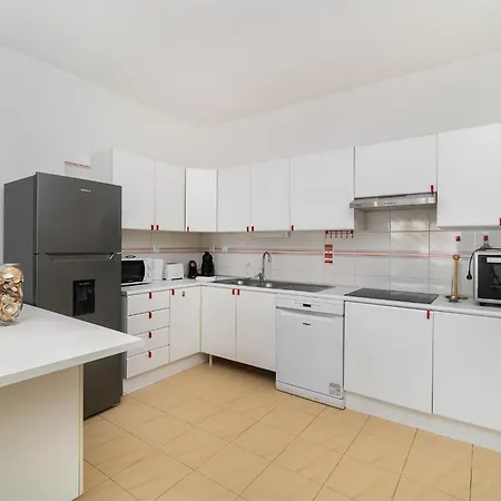Διαμέρισμα Acqua Vista - Family & Pool & 300m From